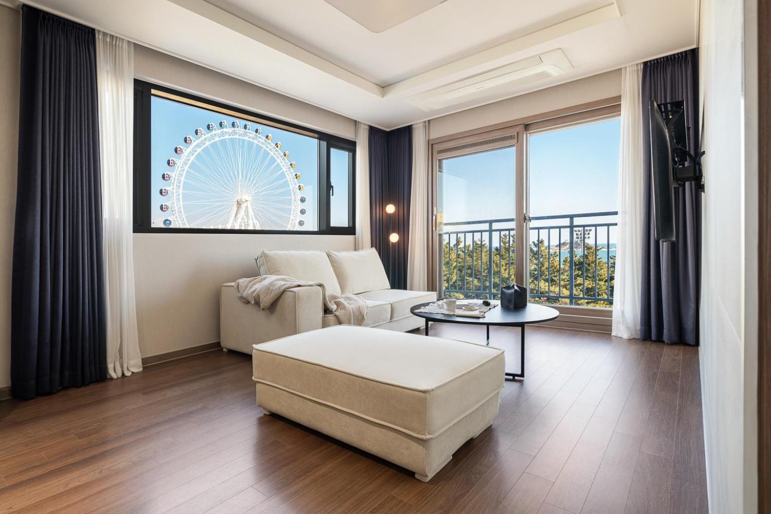 Urbanstay Sokcho Beach Ab Экстерьер фото
